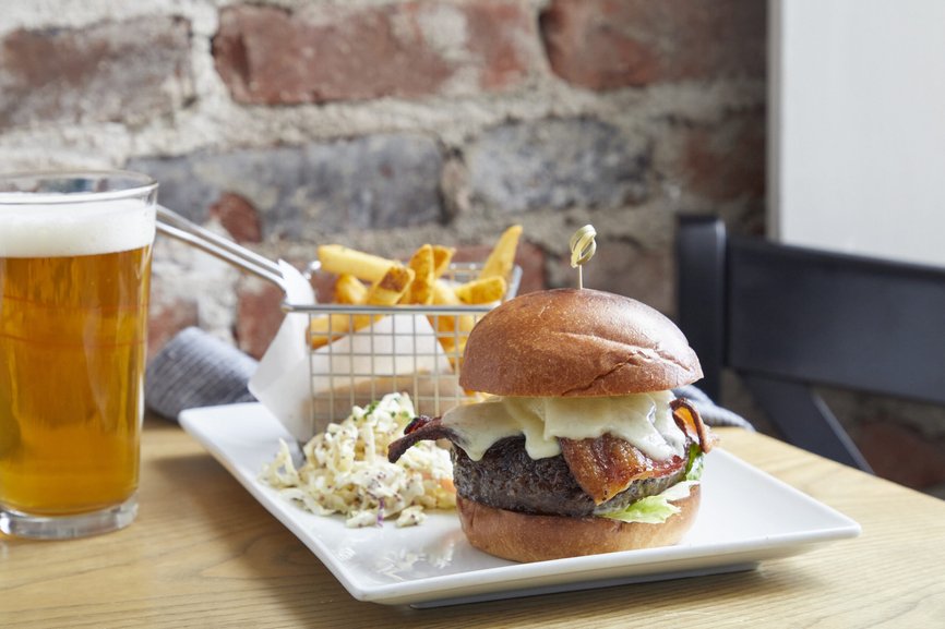 20240226_LIVS_BURGER_171-scaled-1